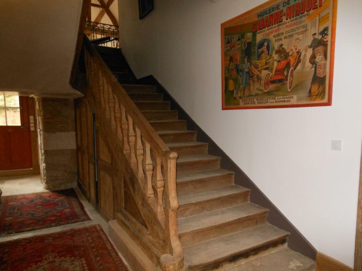 Les Chambres De La Basilique Neuvy-Saint-Sépulchre Exteriör bild