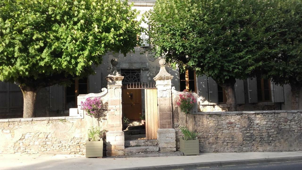 Les Chambres De La Basilique Neuvy-Saint-Sépulchre Exteriör bild